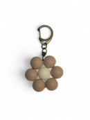 Flower keychain - mocha - antique brass